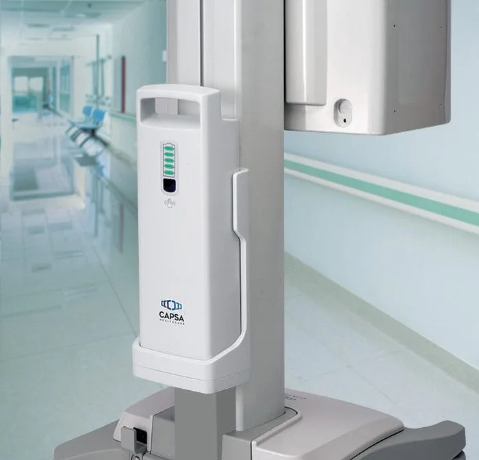 GoLiFe external battery mounted on the column of a Capsa Trio workstation